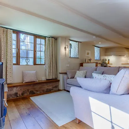 3 Bed In Tamar Valley 78918